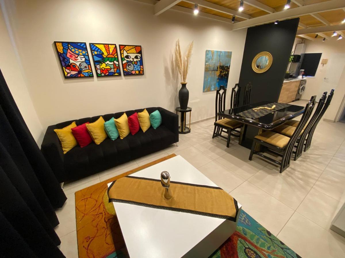 Urbana Premium Suites Apartamentos De Categoria Parking Privado - Seguridad - Sanatorio Allende - Hospital Privado - Estadio Kempes - Universidad Siglo 21 - Complejo Ferial Cordoba - Quorum - Aeropuerto Internacional Taravella Экстерьер фото