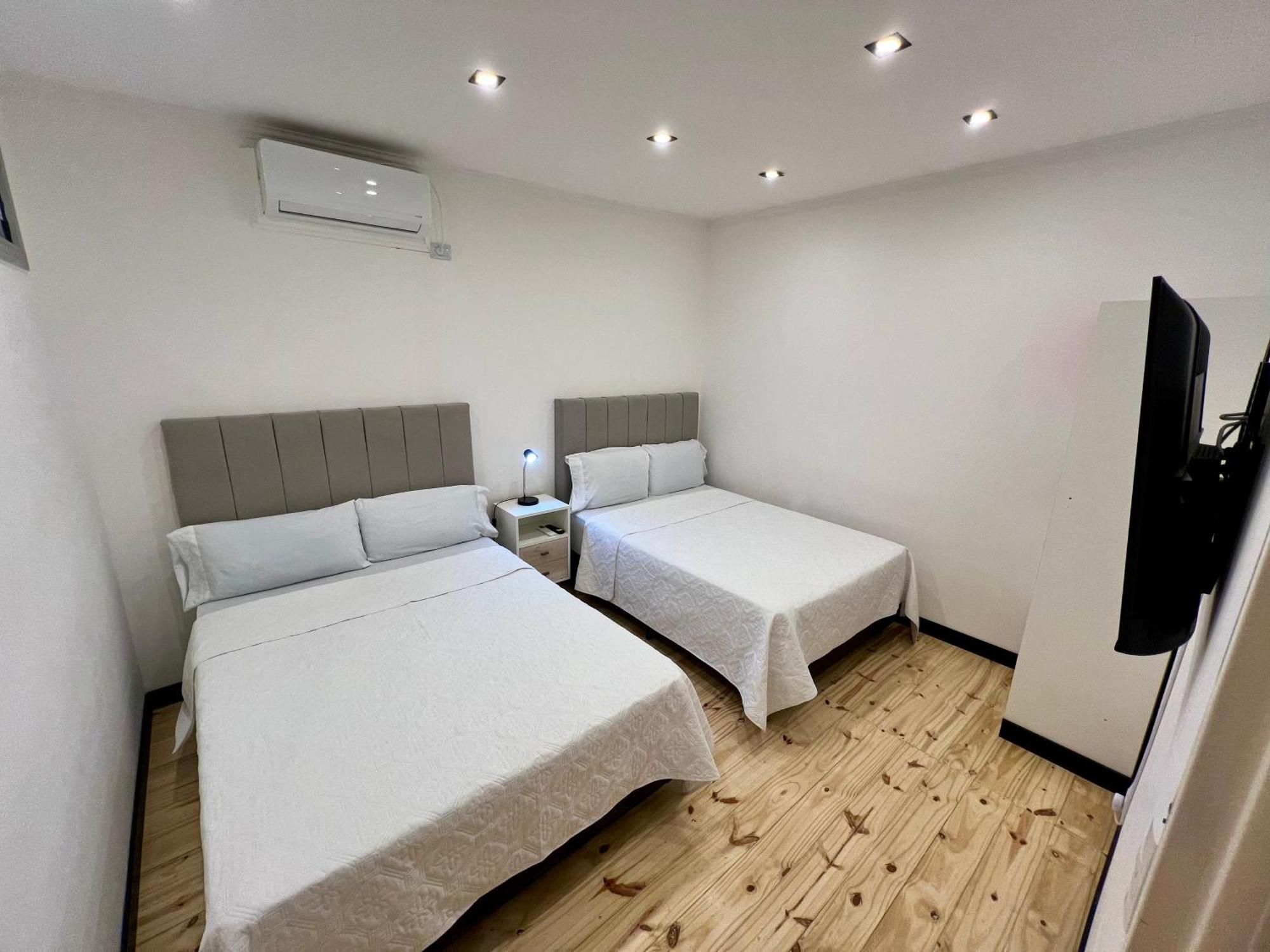 Urbana Premium Suites Apartamentos De Categoria Parking Privado - Seguridad - Sanatorio Allende - Hospital Privado - Estadio Kempes - Universidad Siglo 21 - Complejo Ferial Cordoba - Quorum - Aeropuerto Internacional Taravella Экстерьер фото