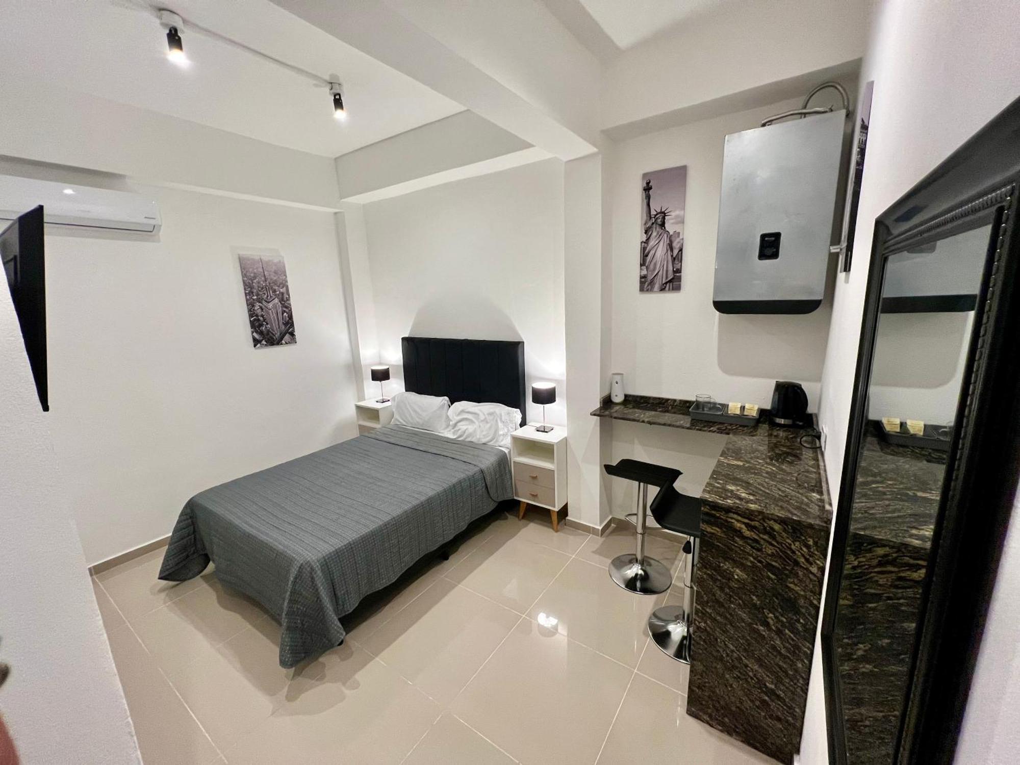 Urbana Premium Suites Apartamentos De Categoria Parking Privado - Seguridad - Sanatorio Allende - Hospital Privado - Estadio Kempes - Universidad Siglo 21 - Complejo Ferial Cordoba - Quorum - Aeropuerto Internacional Taravella Экстерьер фото