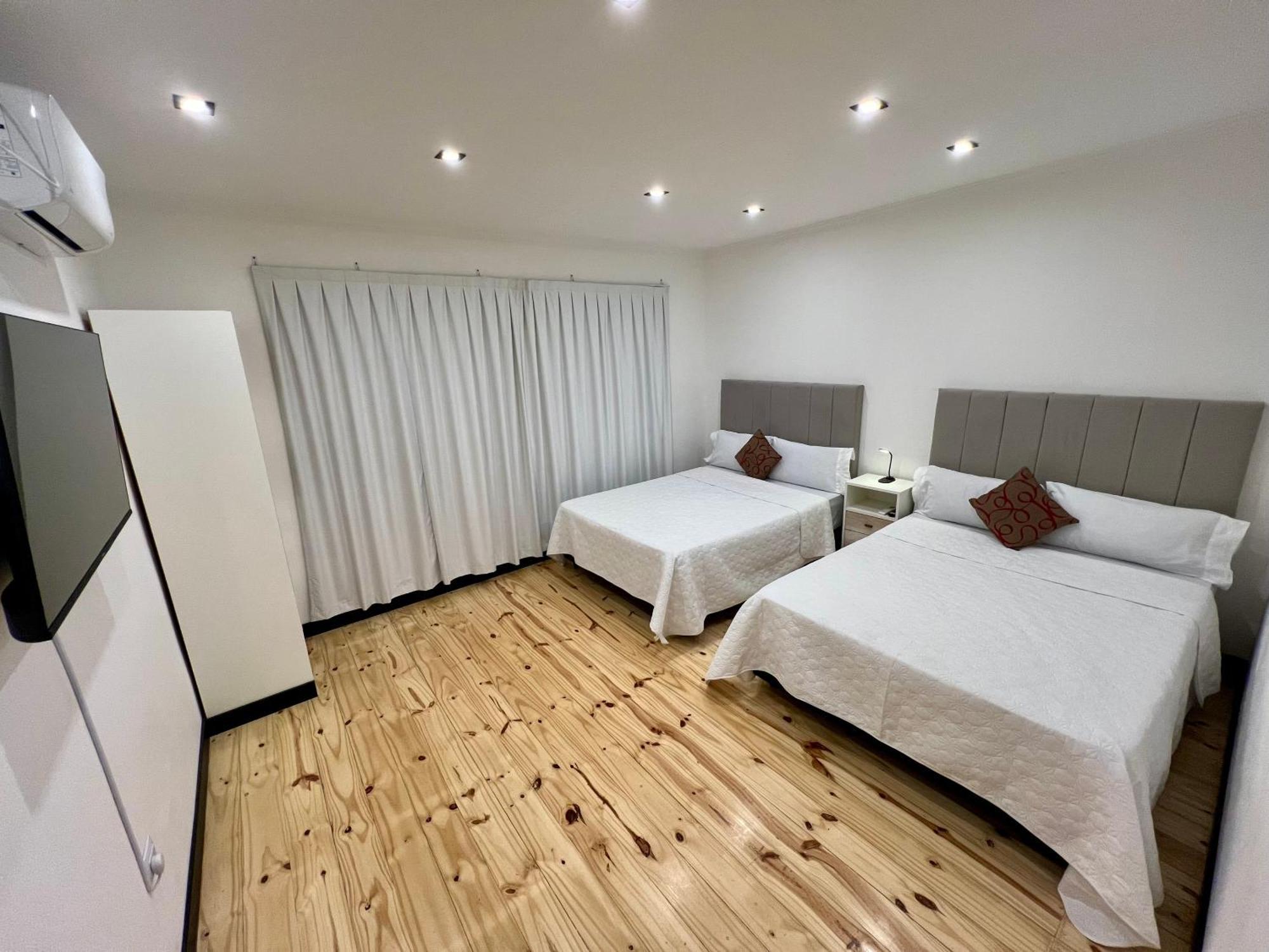 Urbana Premium Suites Apartamentos De Categoria Parking Privado - Seguridad - Sanatorio Allende - Hospital Privado - Estadio Kempes - Universidad Siglo 21 - Complejo Ferial Cordoba - Quorum - Aeropuerto Internacional Taravella Экстерьер фото